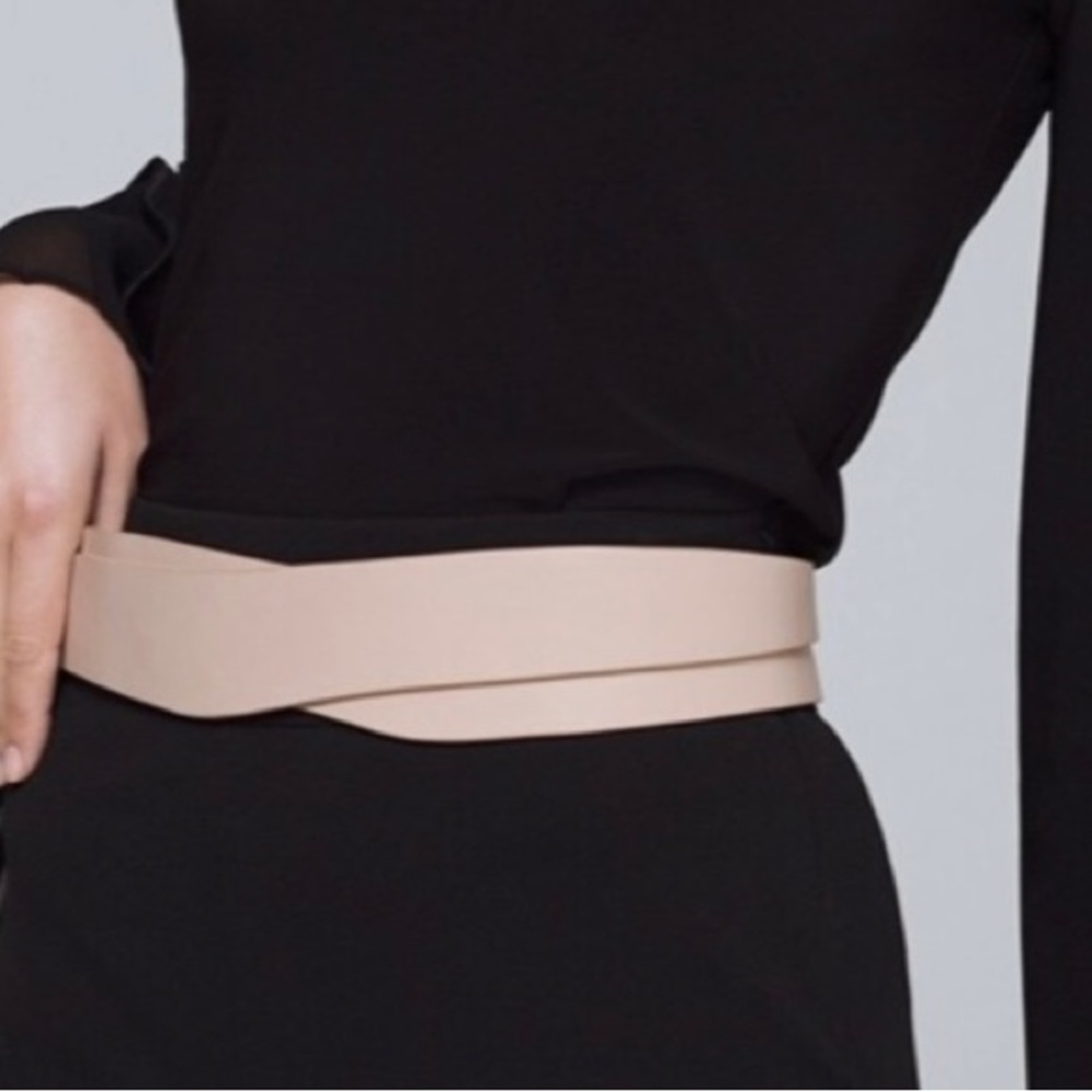 White House Black Market Soft Pink Leather Belt. Size Medium. No tags.
